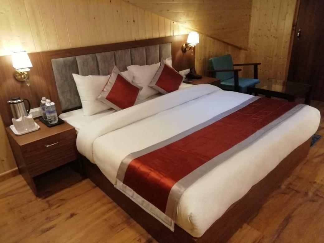 เดอะ โลร็อง แอนด์ บานง รีสอร์ต Hotel มะนาลี ภายนอก รูปภาพ
